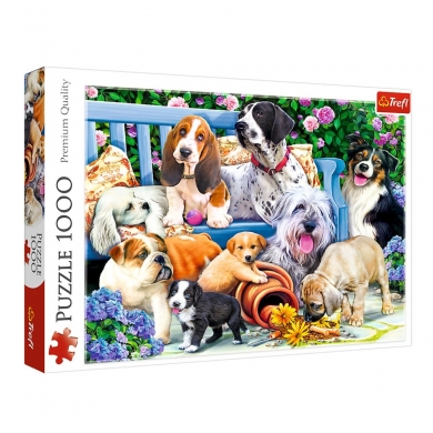 10556 Trefl Dog in the Garden 1000 Parça Puzzle